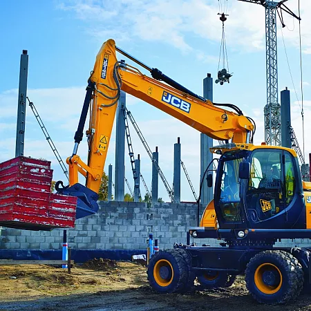JCB - 175W